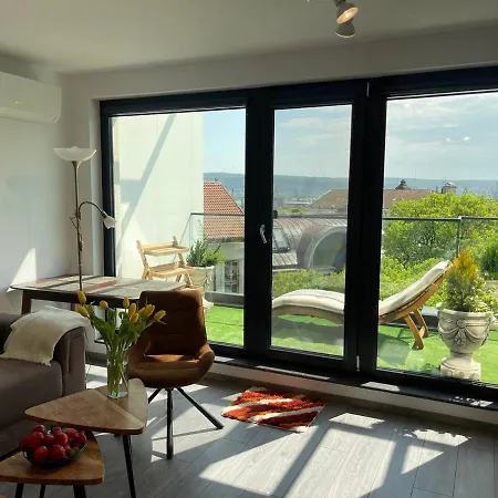 Panoramic In With Underground Parking דירה *