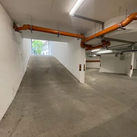 Panoramic In With Underground Parking וארנה