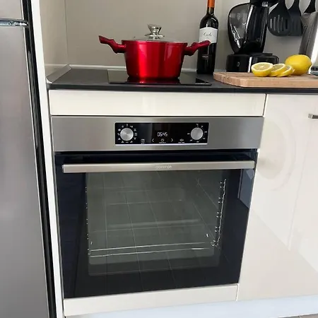 Panoramic In With Underground Parking וארנה