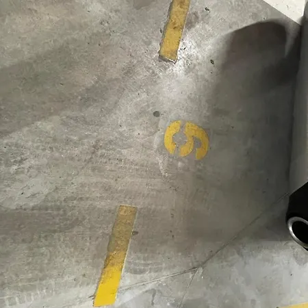 Panoramic In With Underground Parking דירה