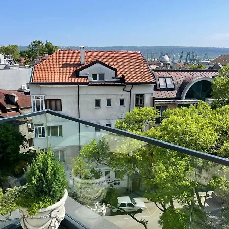 Panoramic In With Underground Parking * וארנה