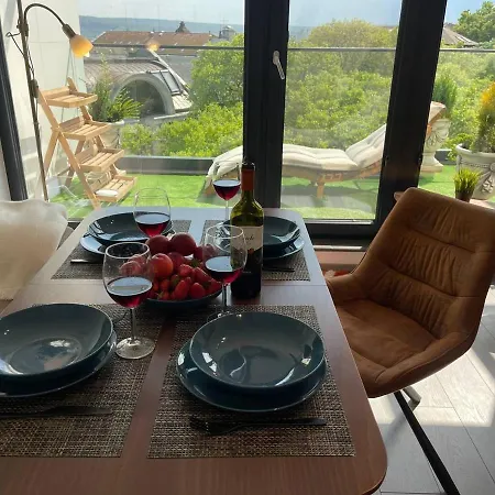 Panoramic In With Underground Parking דירה