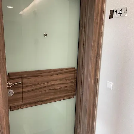 Panoramic In With Underground Parking * וארנה