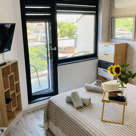 Panoramic In With Underground Parking * וארנה