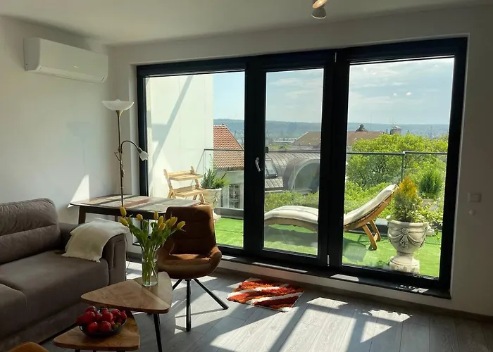 Panoramic In With Underground Parking アパート *