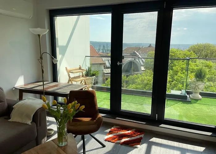 Panoramic In With Underground Parking ヴァルナ