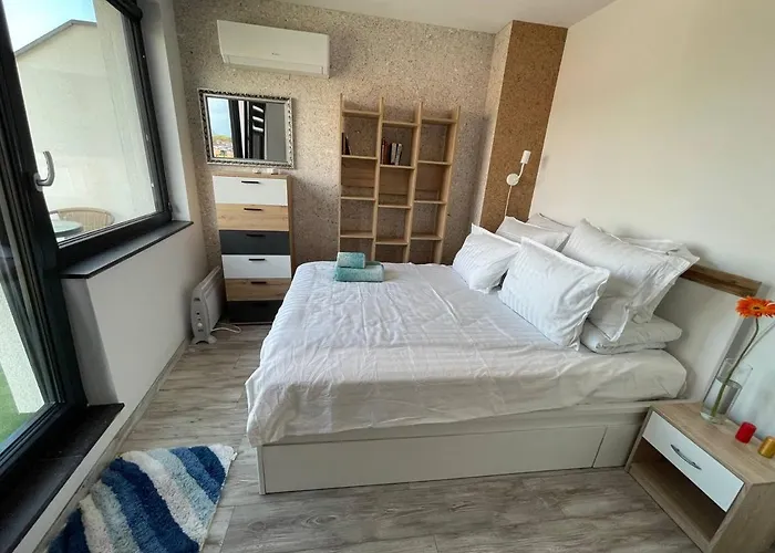 Panoramic In With Underground Parking アパート